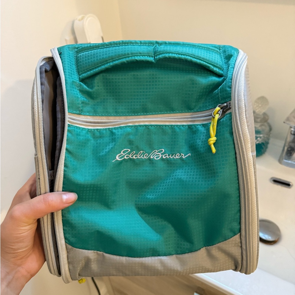 Eddie Bauer Turquoise and Light Gray Travel Organizer